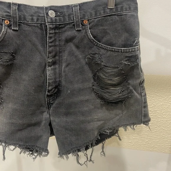 COPY - Levi Jean ripped shorts - Picture 3 of 9